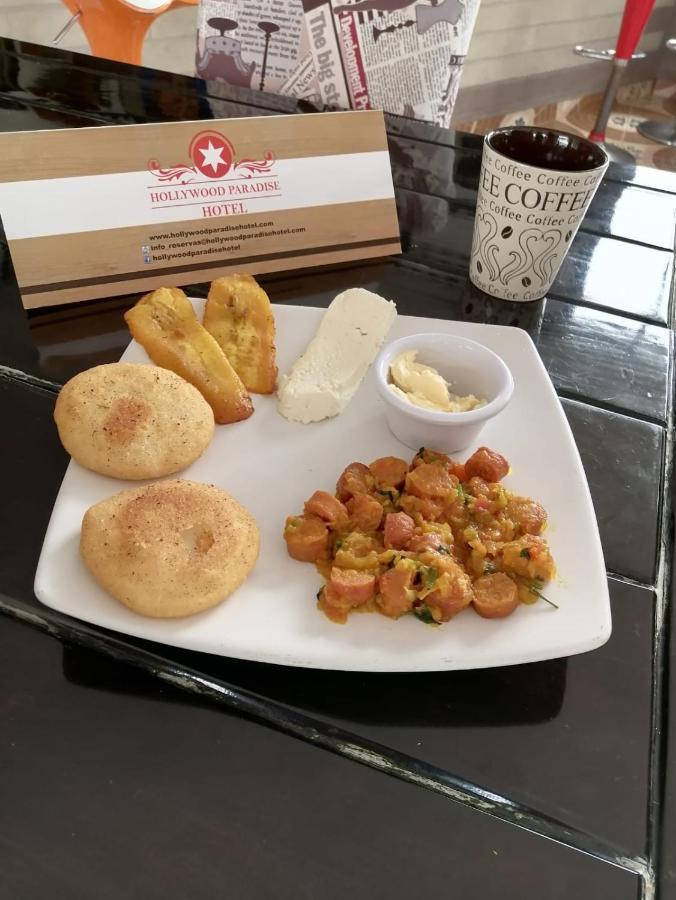 Hollywood Paradise Hotel Ριονέγρο Εξωτερικό φωτογραφία