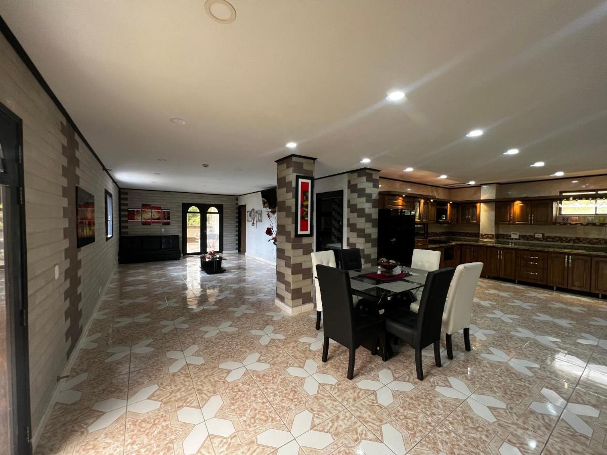 Hollywood Paradise Hotel Ριονέγρο Εξωτερικό φωτογραφία