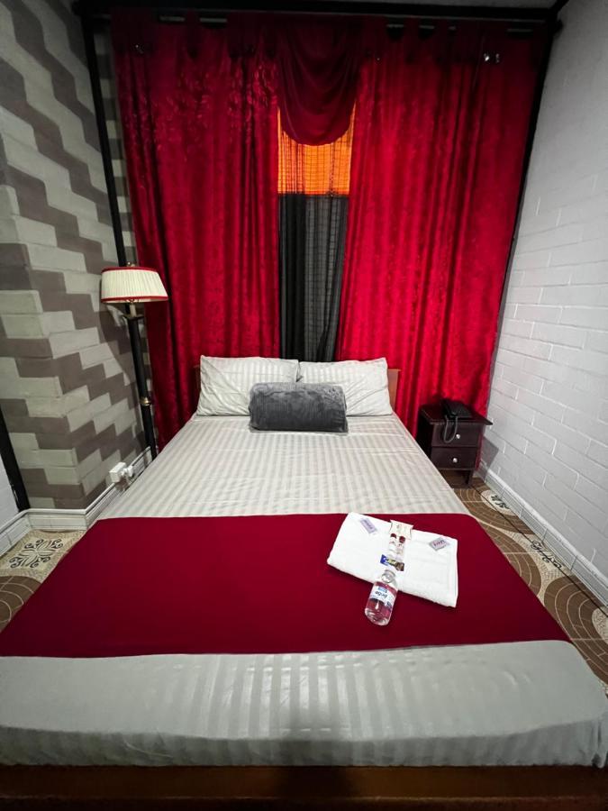 Hollywood Paradise Hotel Ριονέγρο Εξωτερικό φωτογραφία