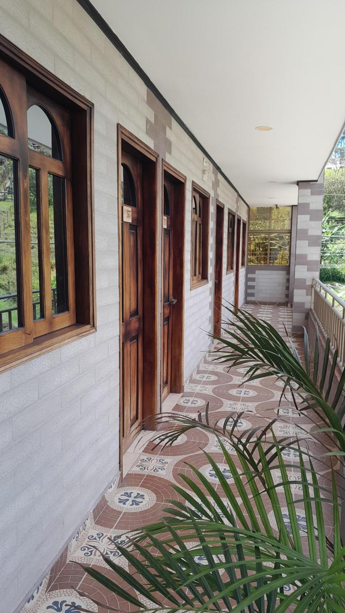 Hollywood Paradise Hotel Ριονέγρο Εξωτερικό φωτογραφία