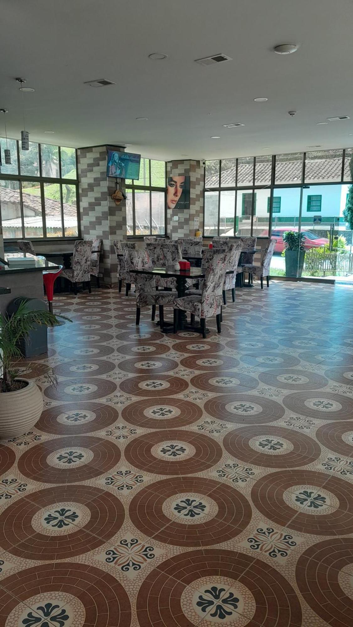 Hollywood Paradise Hotel Ριονέγρο Εξωτερικό φωτογραφία