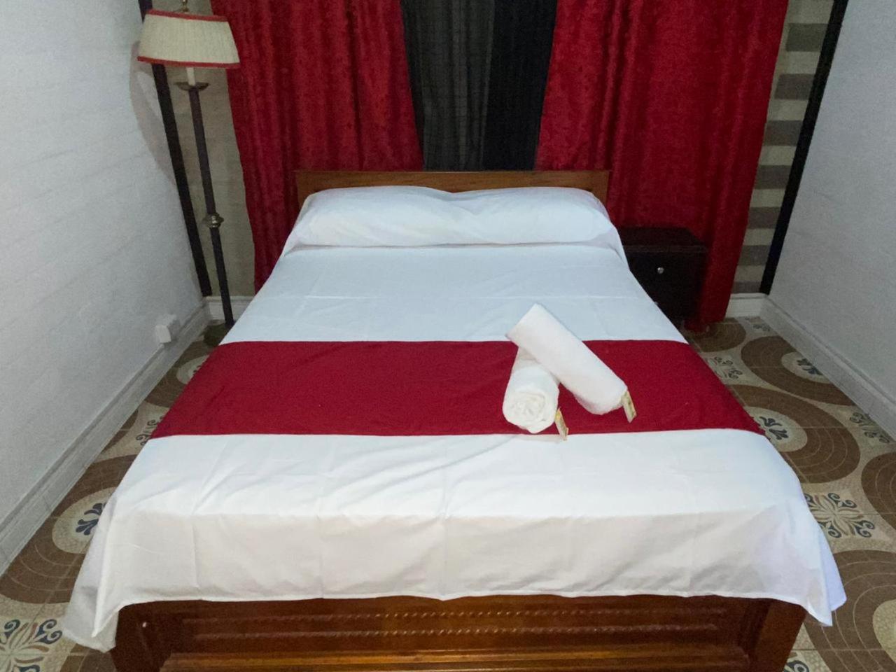 Hollywood Paradise Hotel Ριονέγρο Εξωτερικό φωτογραφία