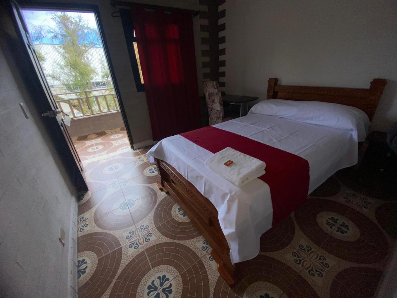 Hollywood Paradise Hotel Ριονέγρο Εξωτερικό φωτογραφία